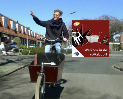 Journalist en podcastmaker Robin de Wever fietst door het Soesterkwartier